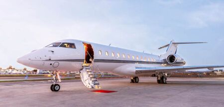 A Bombardier Global 6000 equipped with Honeywell's JetWave Ka-band hardware