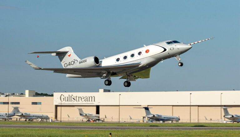 G400 in flight