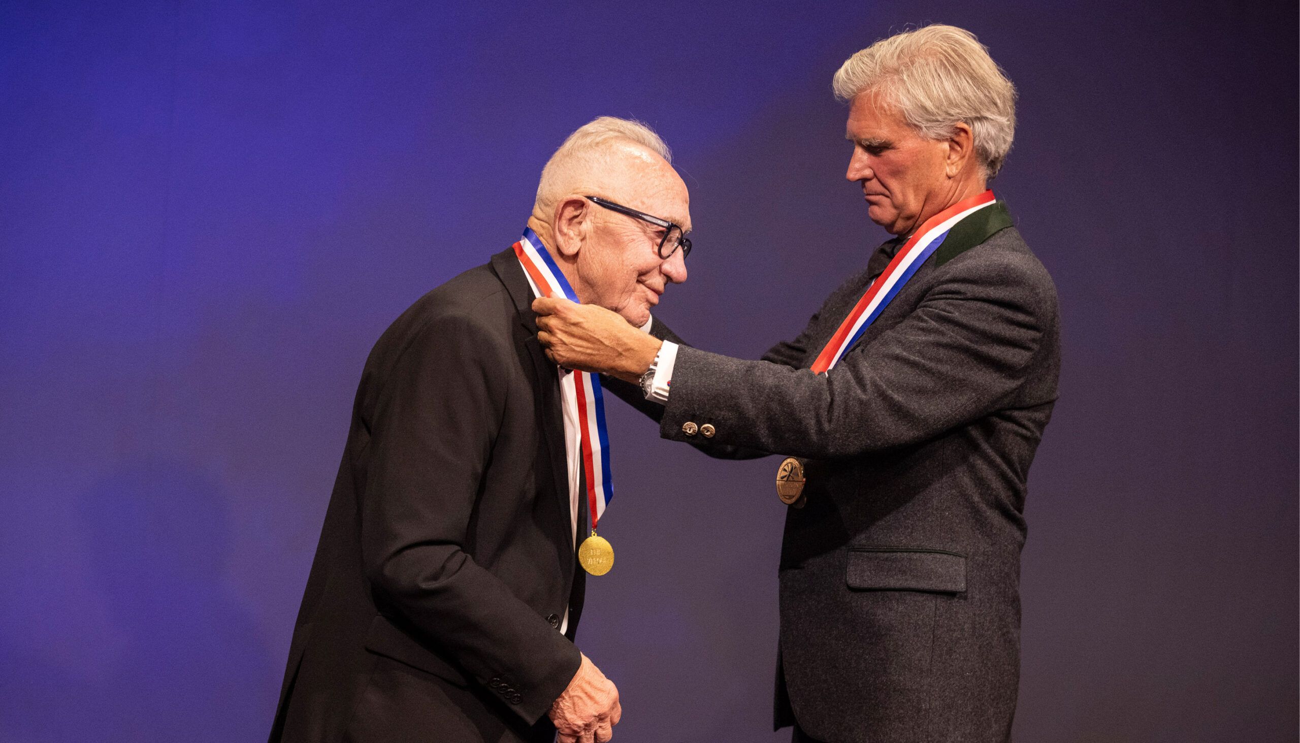 Elie Zelouf awarded with a medal