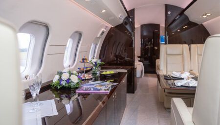 Global 6000 interior with VIP seats and credenza