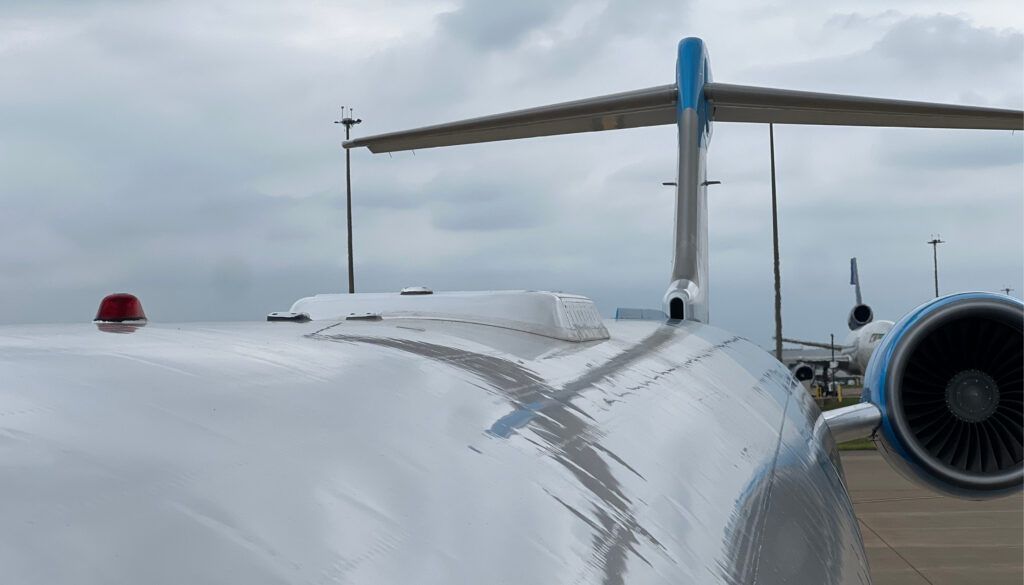 connectivity terminal on top of aircraft