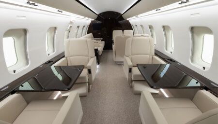CL-605 interior with VIP seating