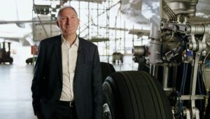 Rolf Heinzelmann in hangar