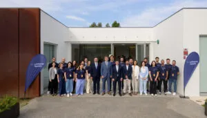 Group photo in front of building